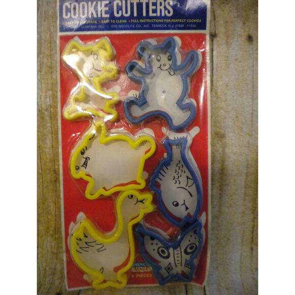 Vtg Wecolite Plastic Cookie Cutters Puppy Teddy Bear Rabbit Fish Duck Butterfly - Picture 2 of 5